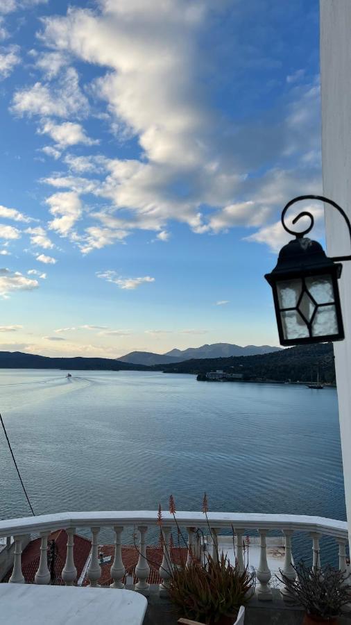 Kasteli Suite Poros Town Exteriér fotografie