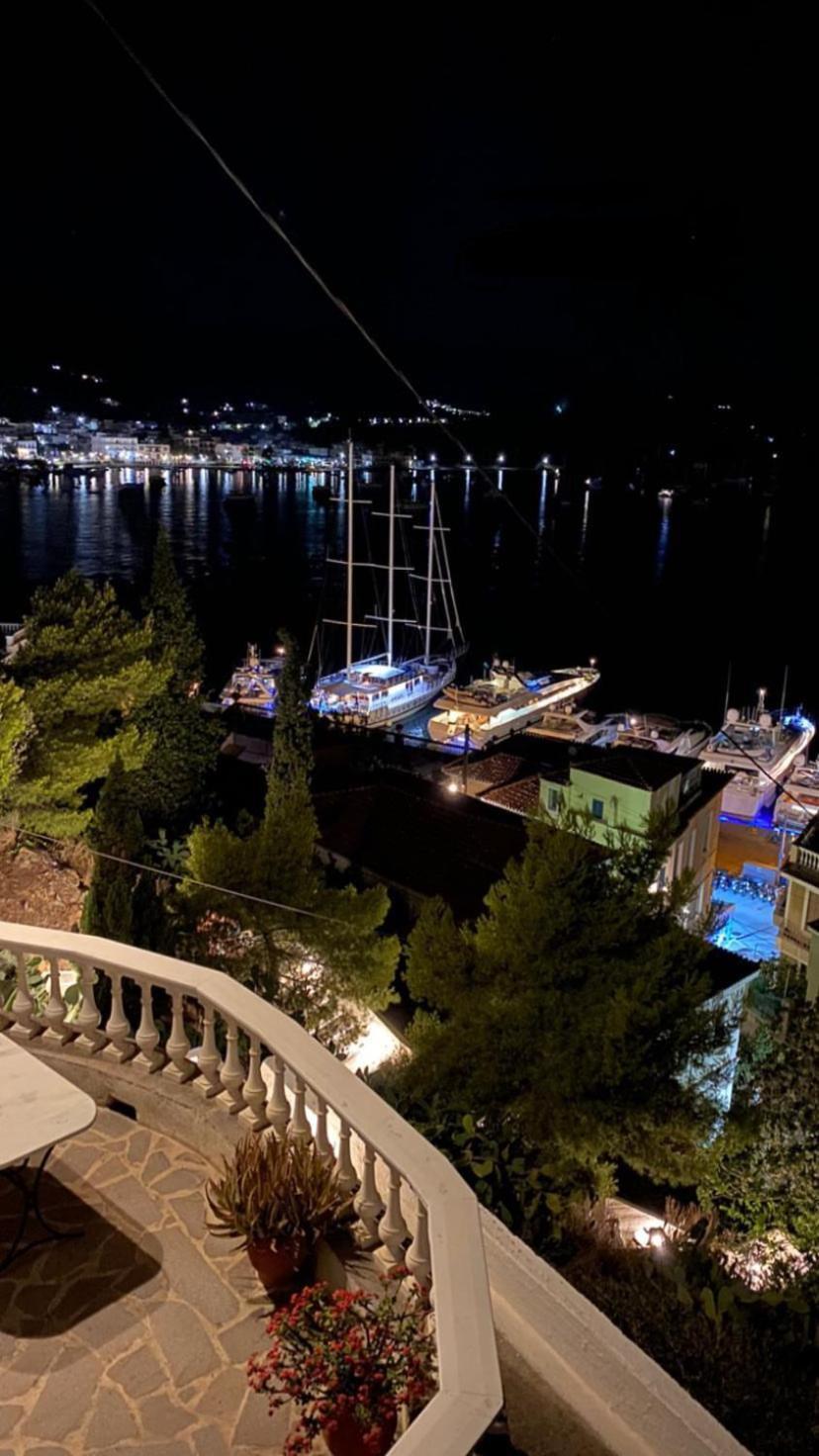 Kasteli Suite Poros Town Exteriér fotografie