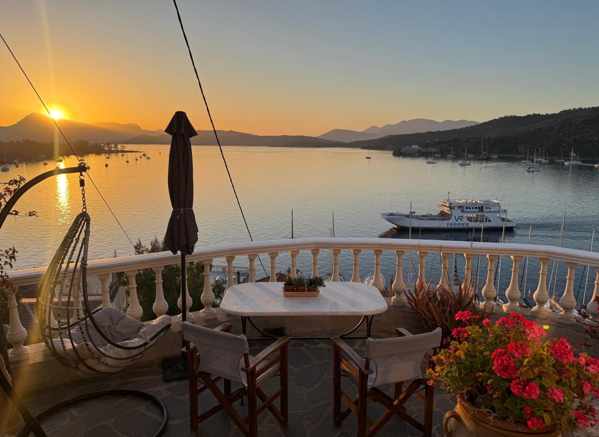Kasteli Suite Poros Town Exteriér fotografie
