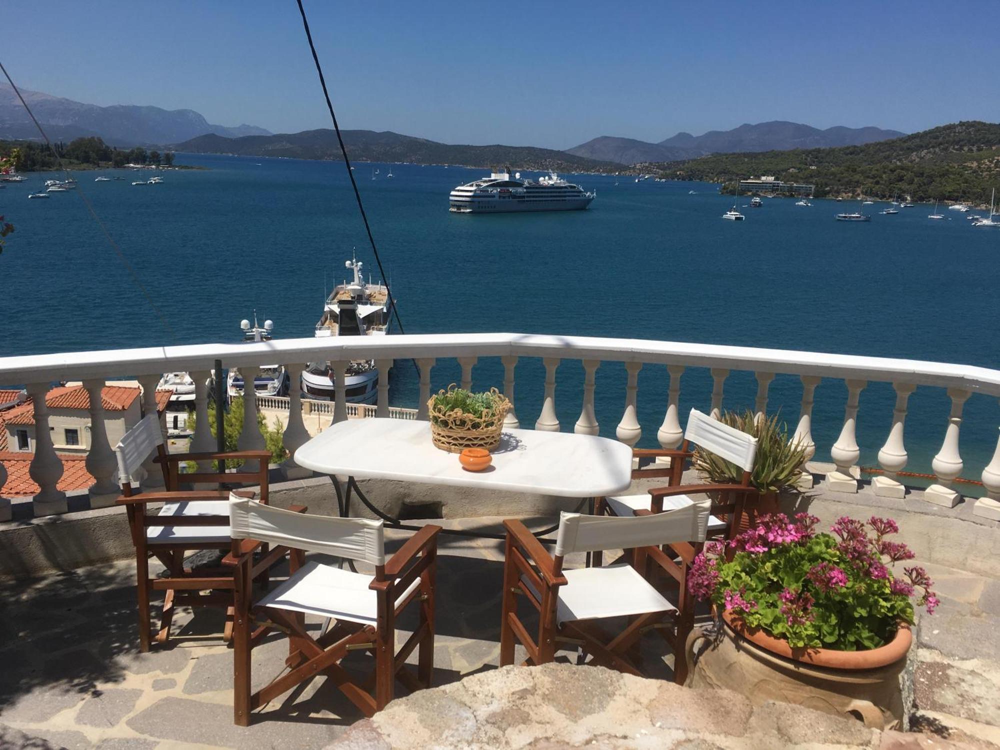 Kasteli Suite Poros Town Exteriér fotografie