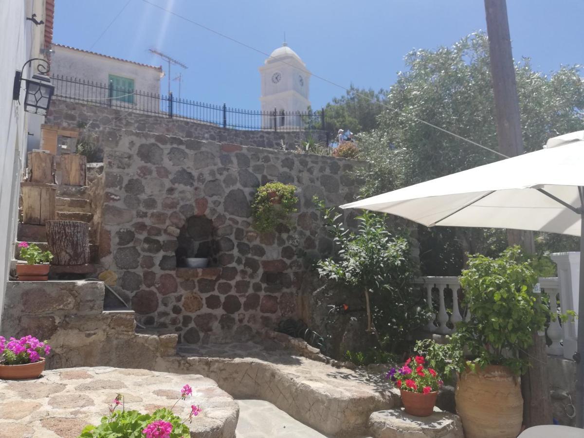Kasteli Suite Poros Town Exteriér fotografie